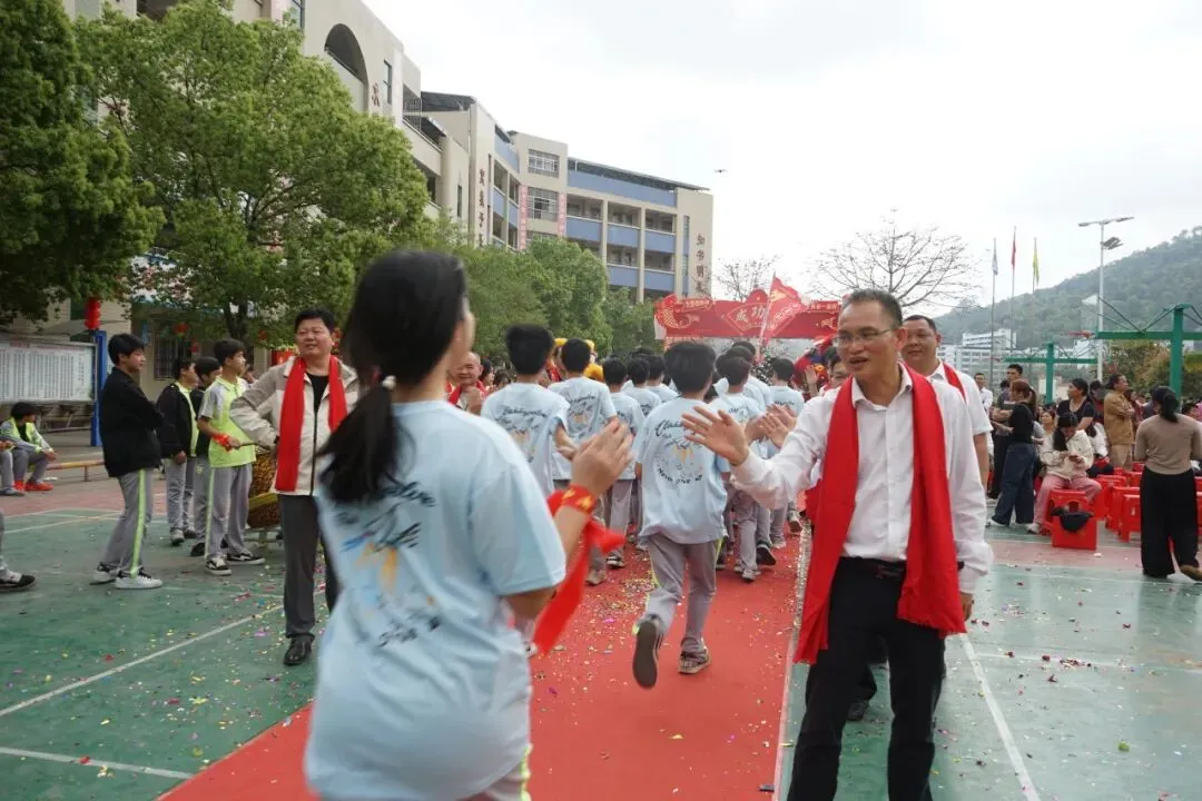 怀集一中幸福学校举行2026年中考百日誓师活动 第88张