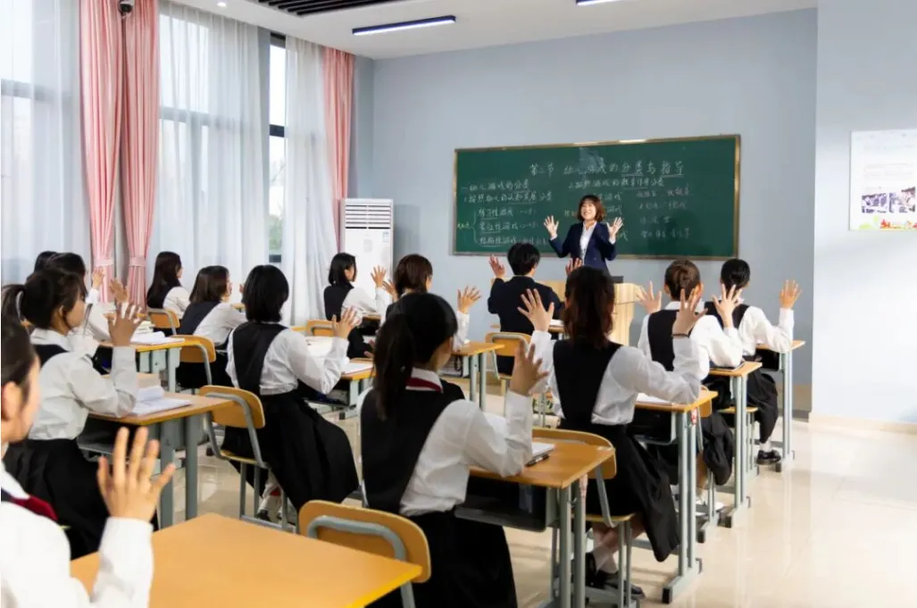 中考分流不用慌!青岛新东方“升学+就业”双路径,为孩子的未来精准导航 第2张