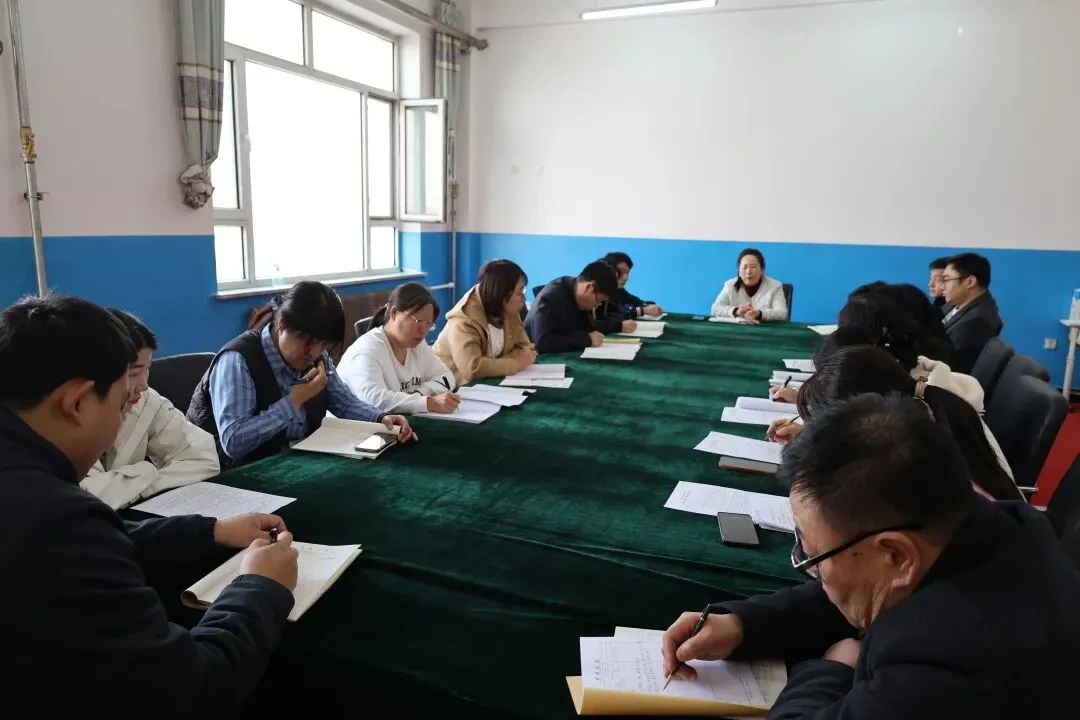 以考促学砺锋芒 整装待发向中考——九年级中考备考会暨一模考试质量分析会 第2张