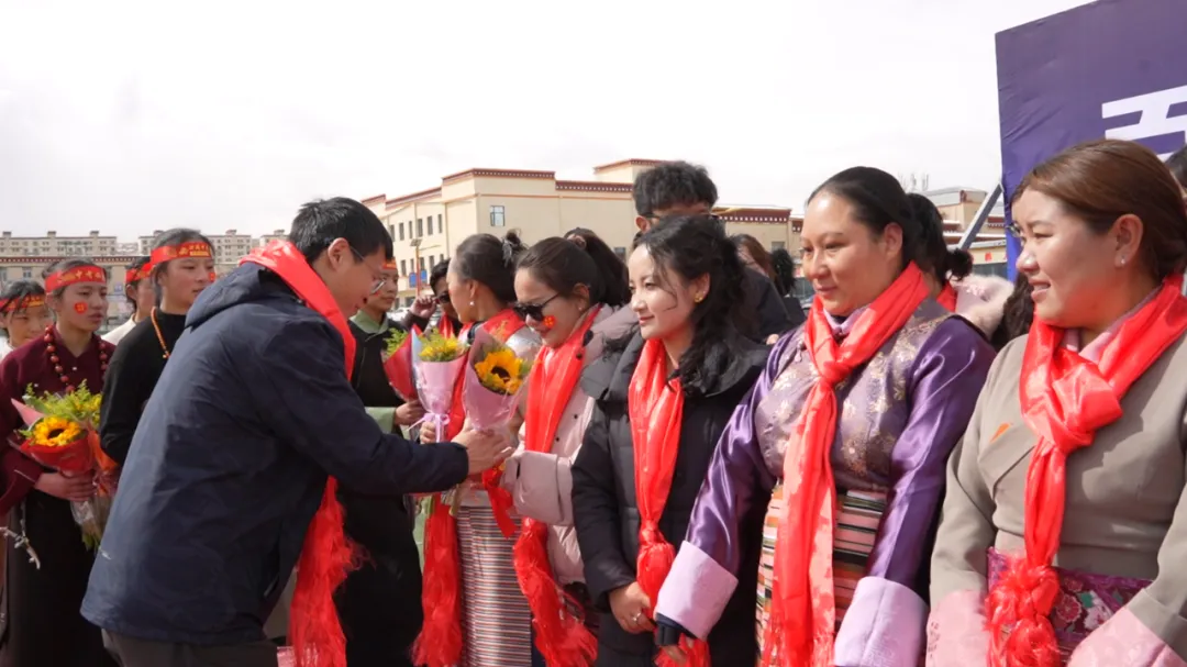 色尼区第一中学:凝心聚力战中考 百日誓师创辉煌 第3张