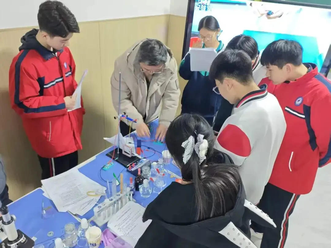 【中考实验】实验课开课两周!直击腾奇教育中考实验操作现场,这群孩子已经开始练了! 第3张