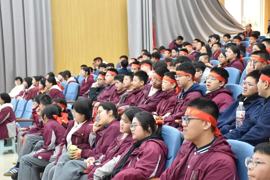 【培文动态】“勇夺六连冠 再创新辉煌”中考百日动员大会圆满举行! 第29张 【培文动态】“勇夺六连冠 再创新辉煌”中考百日动员大会圆满举行! 第29张