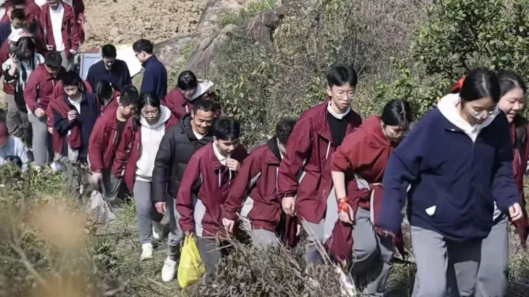 【培文动态】“勇夺六连冠 再创新辉煌”中考百日动员大会圆满举行! 第60张 【培文动态】“勇夺六连冠 再创新辉煌”中考百日动员大会圆满举行! 第60张