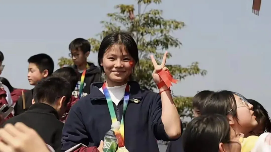 【培文动态】“勇夺六连冠 再创新辉煌”中考百日动员大会圆满举行! 第65张 【培文动态】“勇夺六连冠 再创新辉煌”中考百日动员大会圆满举行! 第65张