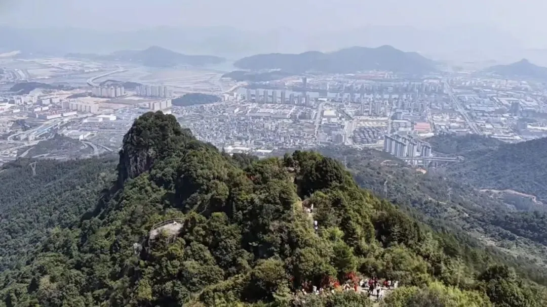 【培文动态】“勇夺六连冠 再创新辉煌”中考百日动员大会圆满举行! 第77张 【培文动态】“勇夺六连冠 再创新辉煌”中考百日动员大会圆满举行! 第77张