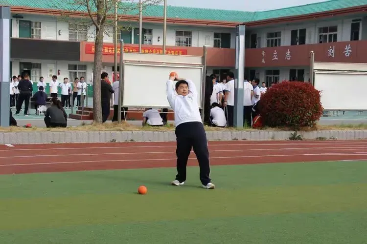 阳光运动强体魄 凝心聚力备中考 第9张