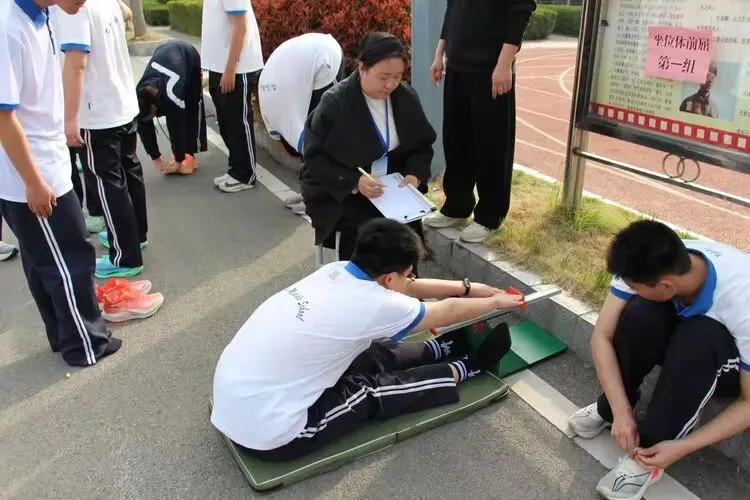 阳光运动强体魄 凝心聚力备中考 第10张