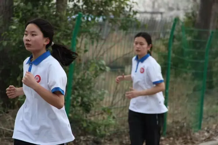 阳光运动强体魄 凝心聚力备中考 第17张