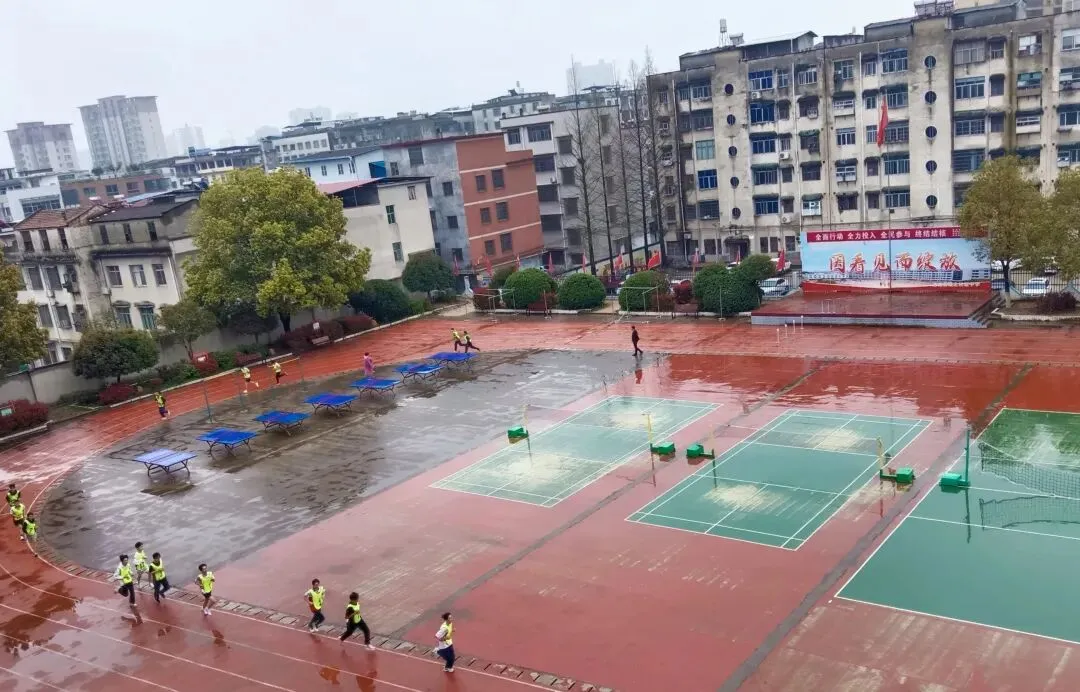 昨日记||遇上值班遇上雨,还有体育中考 第1张