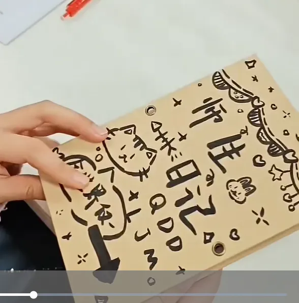 被中考“淘汰”的孩子,用一本手绘日记,“还”了老师一个拥抱——这可能是2026年最温暖的教育故事 第1张