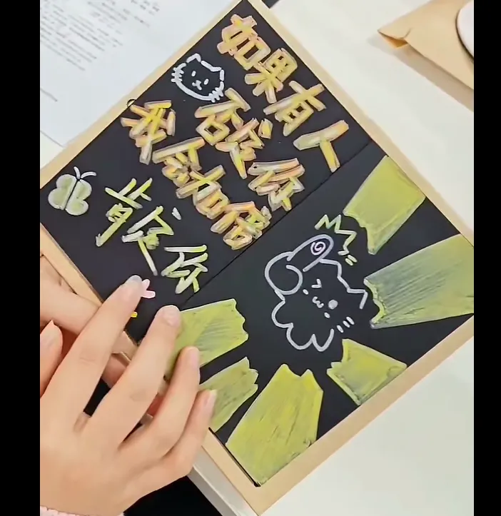 被中考“淘汰”的孩子,用一本手绘日记,“还”了老师一个拥抱——这可能是2026年最温暖的教育故事 第3张