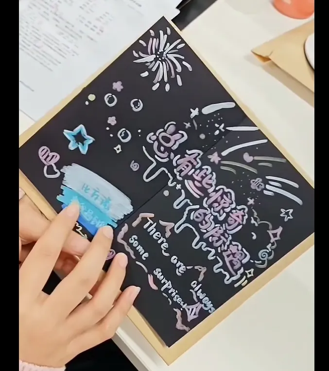 被中考“淘汰”的孩子,用一本手绘日记,“还”了老师一个拥抱——这可能是2026年最温暖的教育故事 第7张