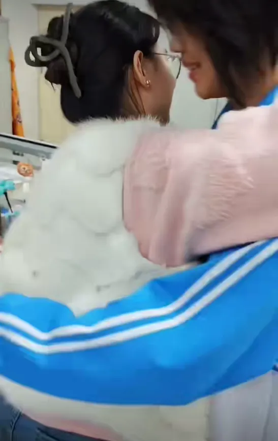 被中考“淘汰”的孩子,用一本手绘日记,“还”了老师一个拥抱——这可能是2026年最温暖的教育故事 第8张