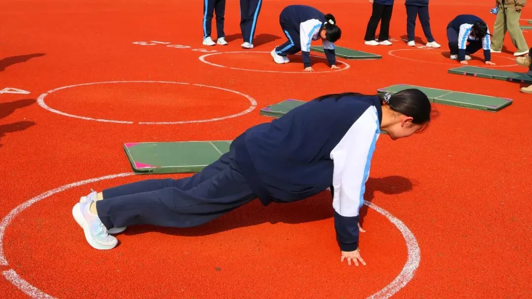 华杰学子今日“亮剑”!这场模拟考,让他们心里更有底了 第11张