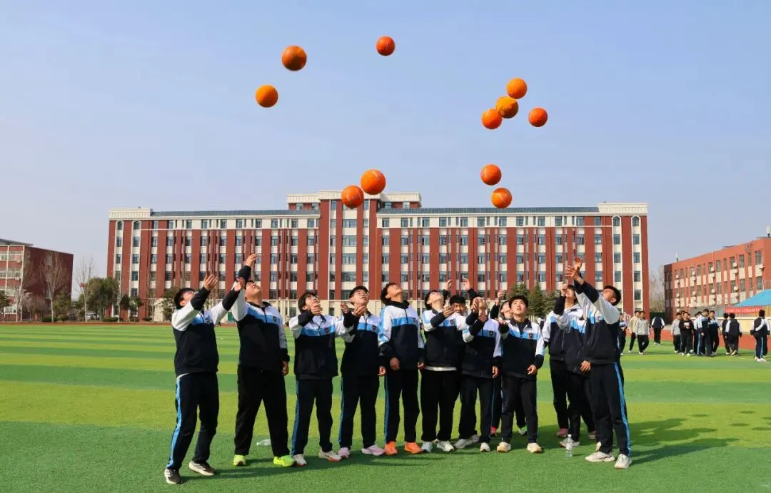 华杰学子今日“亮剑”!这场模拟考,让他们心里更有底了 第35张