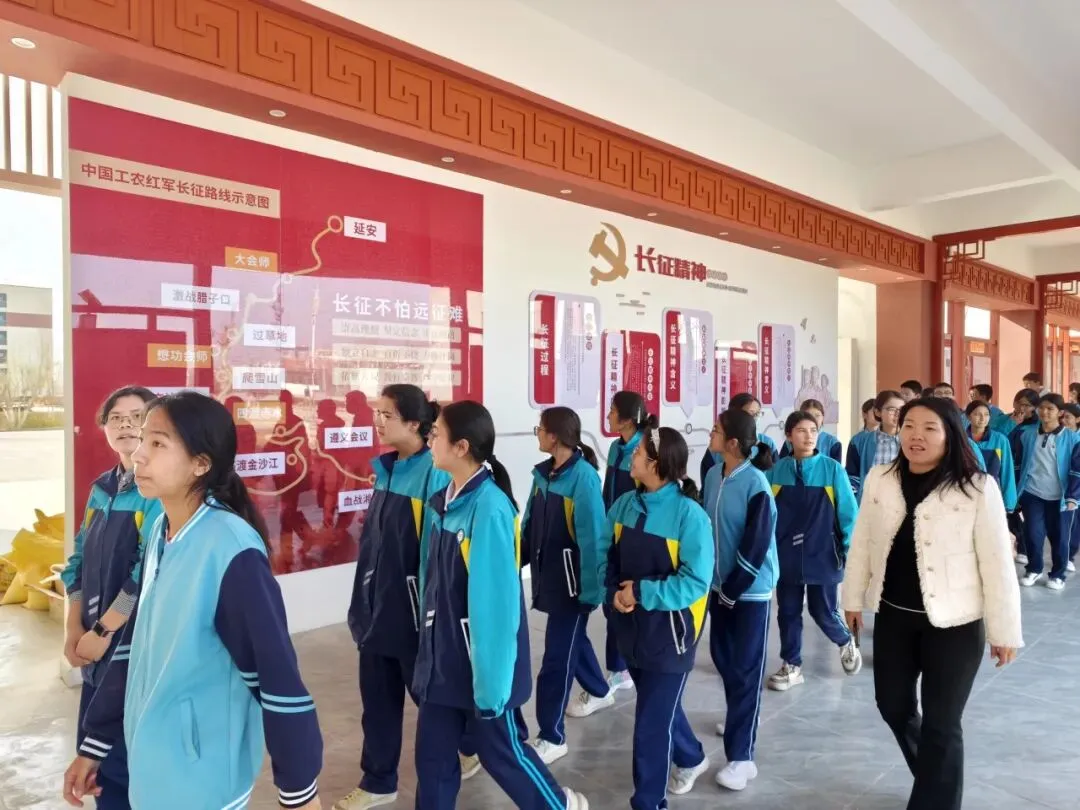 【党建+研学】聚焦初高衔接 赋能中考备考——克州实验中学九年级学生赴克州二中参观研学 第17张