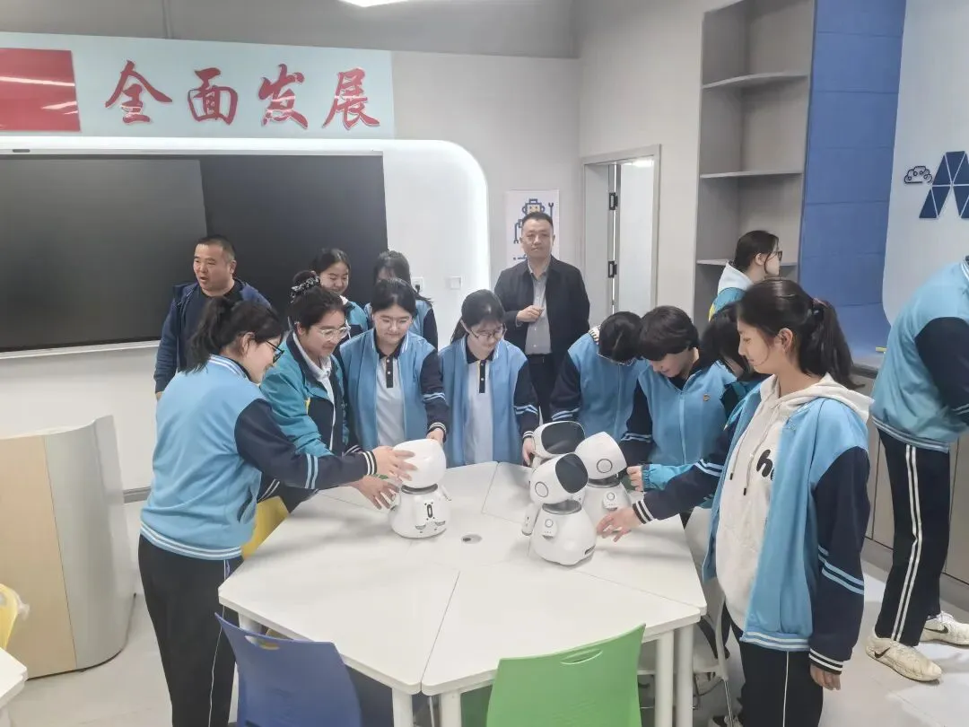 【党建+研学】聚焦初高衔接 赋能中考备考——克州实验中学九年级学生赴克州二中参观研学 第20张