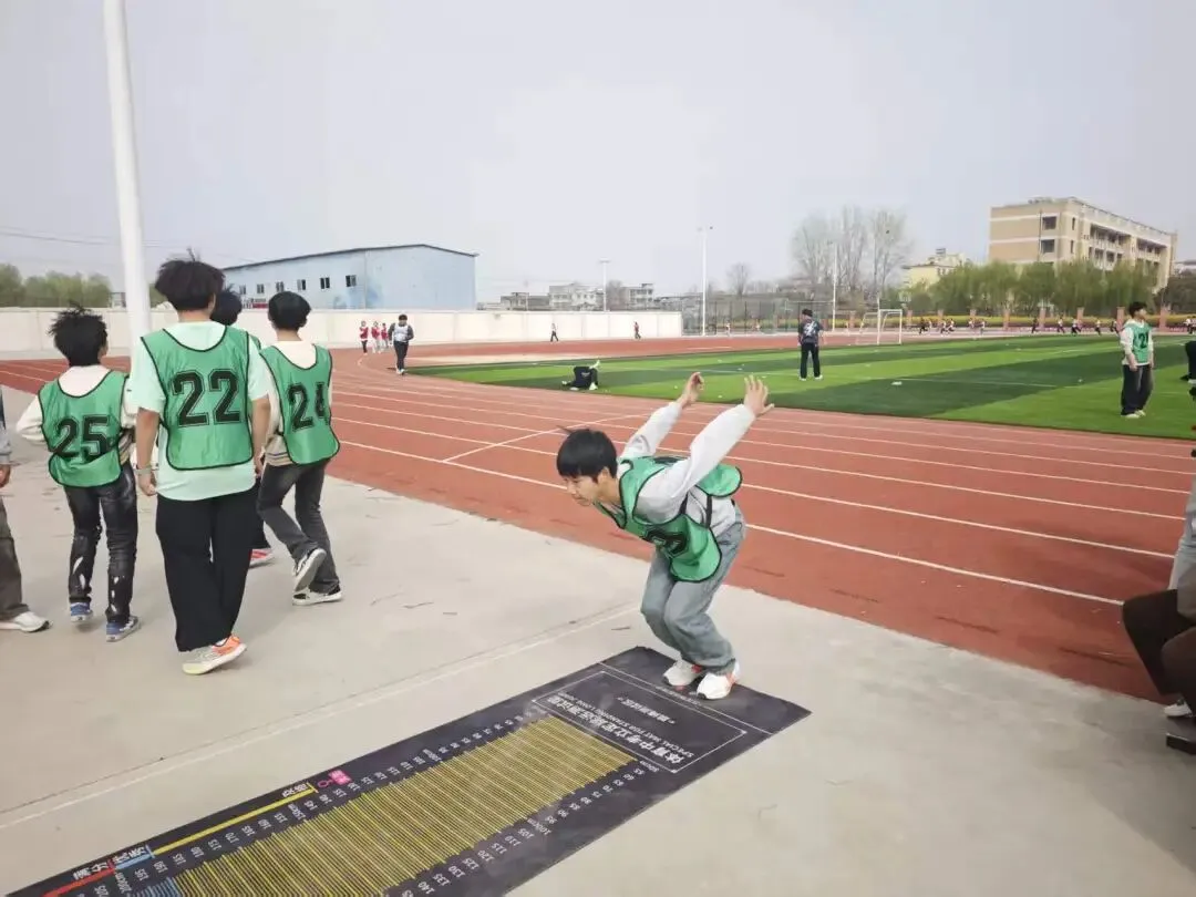临泉六中举行九年级第三次体育模拟考试 第2张