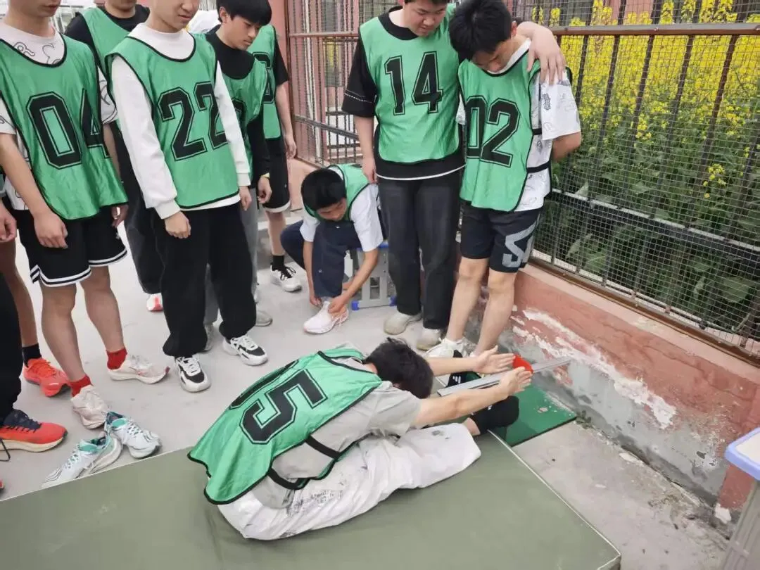 临泉六中举行九年级第三次体育模拟考试 第4张