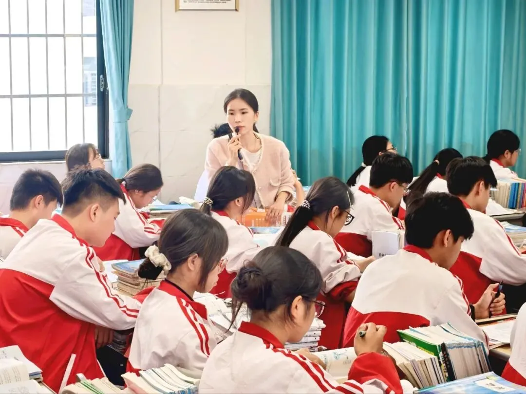 聚焦中考“加速跑”,三校共研“燃”起来——博白镇七中、博白镇二中、双凤初中三校联合开展备考教研活动 第8张