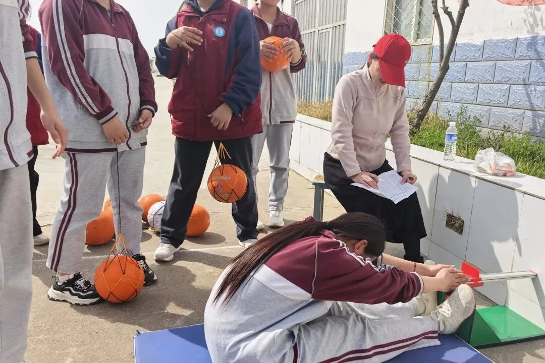 【三名工程·体育强校】砺剑中考强体魄,奋勇拼搏展锋芒 —— 我校九年级体育模拟测试圆满举行 第20张