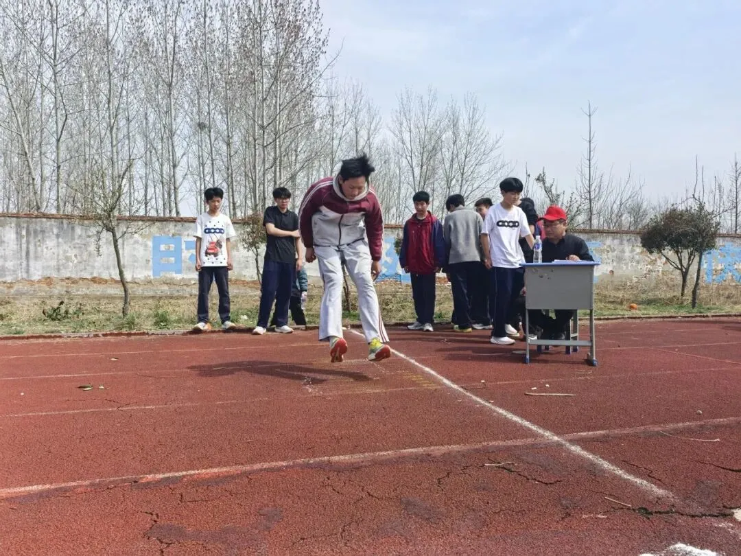 【三名工程·体育强校】砺剑中考强体魄,奋勇拼搏展锋芒 —— 我校九年级体育模拟测试圆满举行 第22张