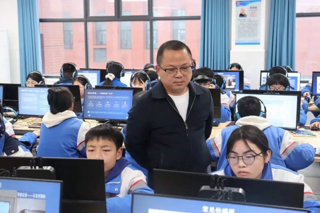 精研备考聚合力 智赢中考启新程 ——2026年长沙县初中信息科技学科复习研讨会在我校举行 第9张