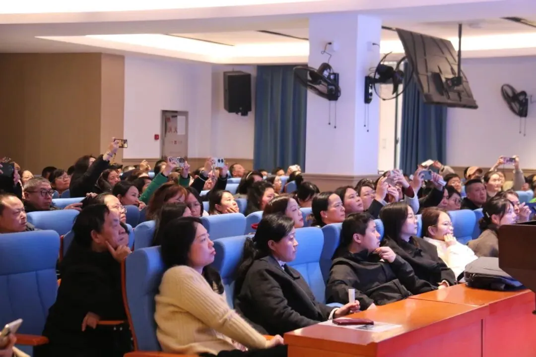 家校携手,护航中考——黄红蓝美育2026美术专业生统考讲解会回顾 第14张