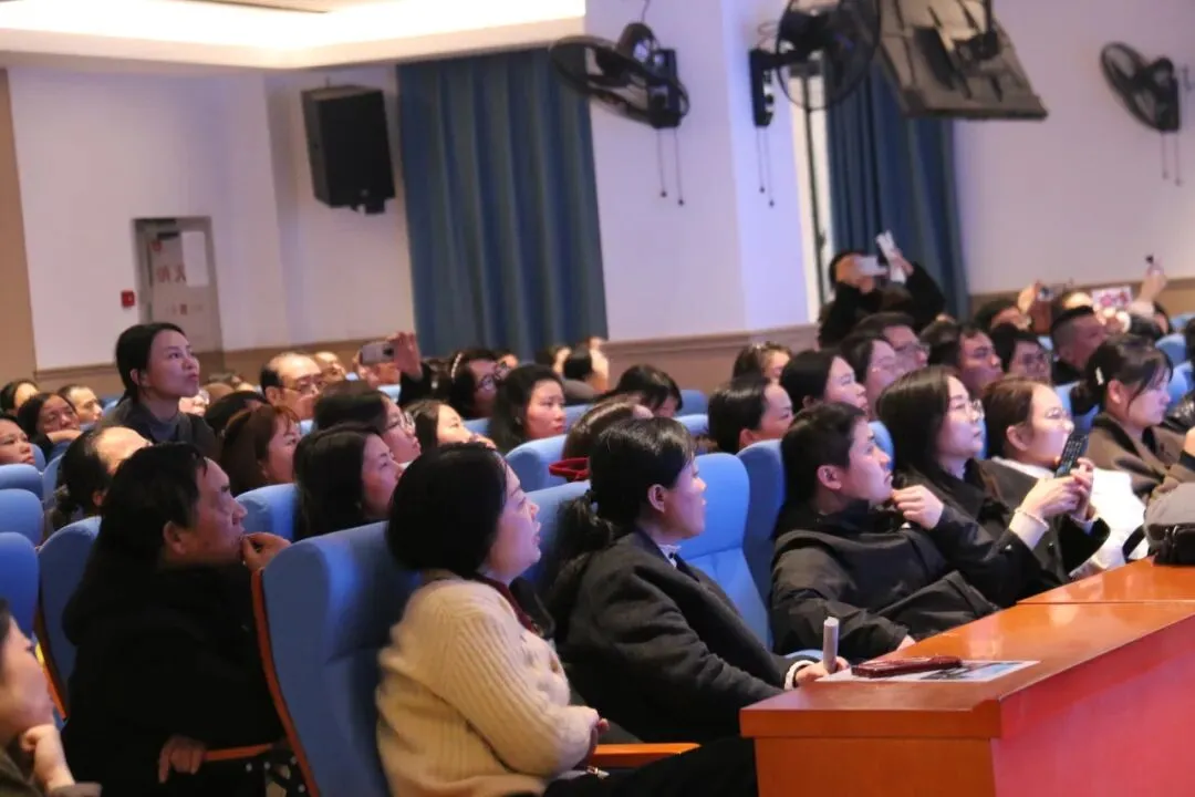 家校携手,护航中考——黄红蓝美育2026美术专业生统考讲解会回顾 第29张