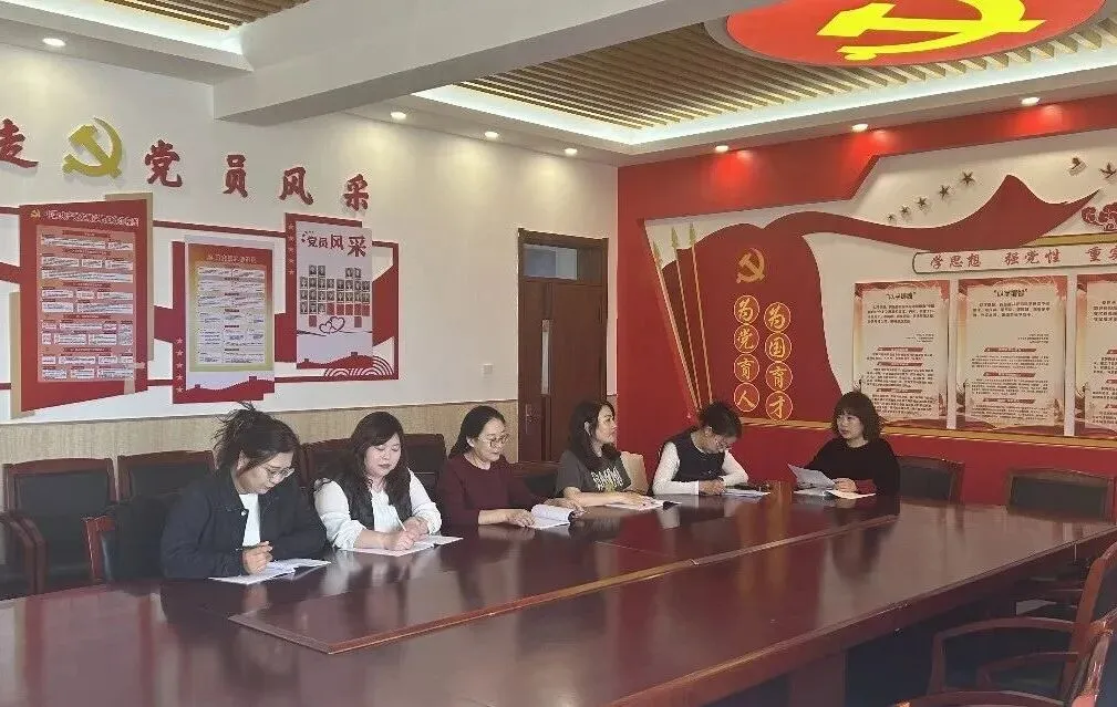 精研真题明方向 聚力教研启新程 —— 中学生物名师工作室专题研讨暨 2026 年工作部署会纪实 第27张