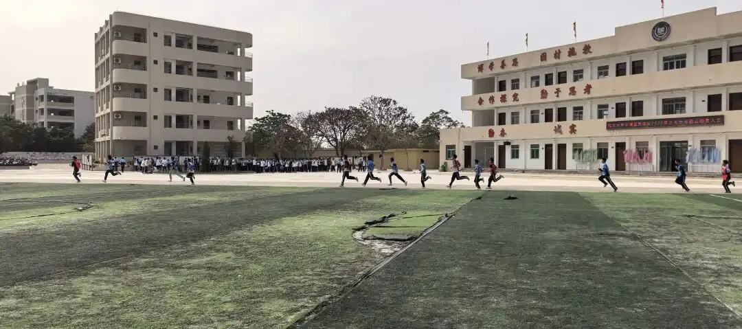 我校九年级体育模拟考试顺利举行 分三考区实战检验备战成效 第3张