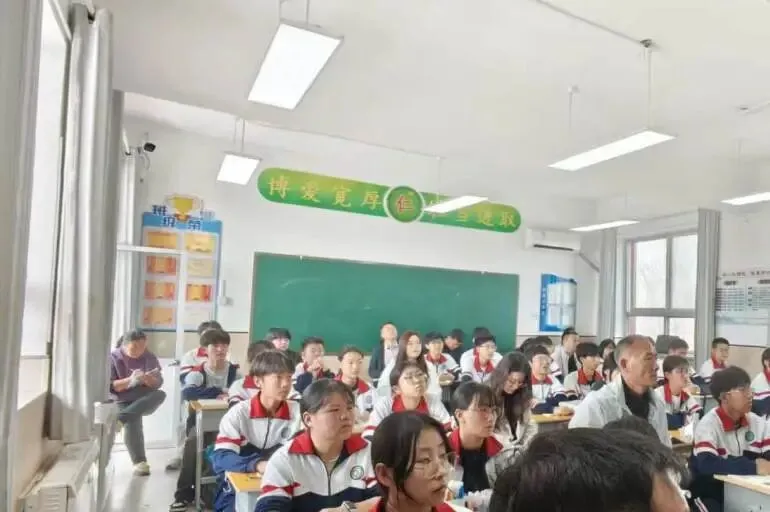 学校动态丨把脉中考会考,赋能高效课堂——县教师发展中心莅临野桥中学开展、学考视导工作 第30张 学校动态丨把脉中考会考,赋能高效课堂——县教师发展中心莅临野桥中学开展、学考视导工作 第30张