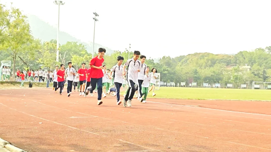 青春之声第十一期| 以青春之名 赴中考之约——致大美二中初三学子 愿你一路繁花似锦 第5张 青春之声第十一期| 以青春之名 赴中考之约——致大美二中初三学子 愿你一路繁花似锦 第5张