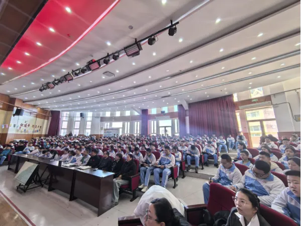 以法赋能启思行 聚力笃行赴中考——学府路中学初三中考备考学习方法指导会圆满举行 第2张