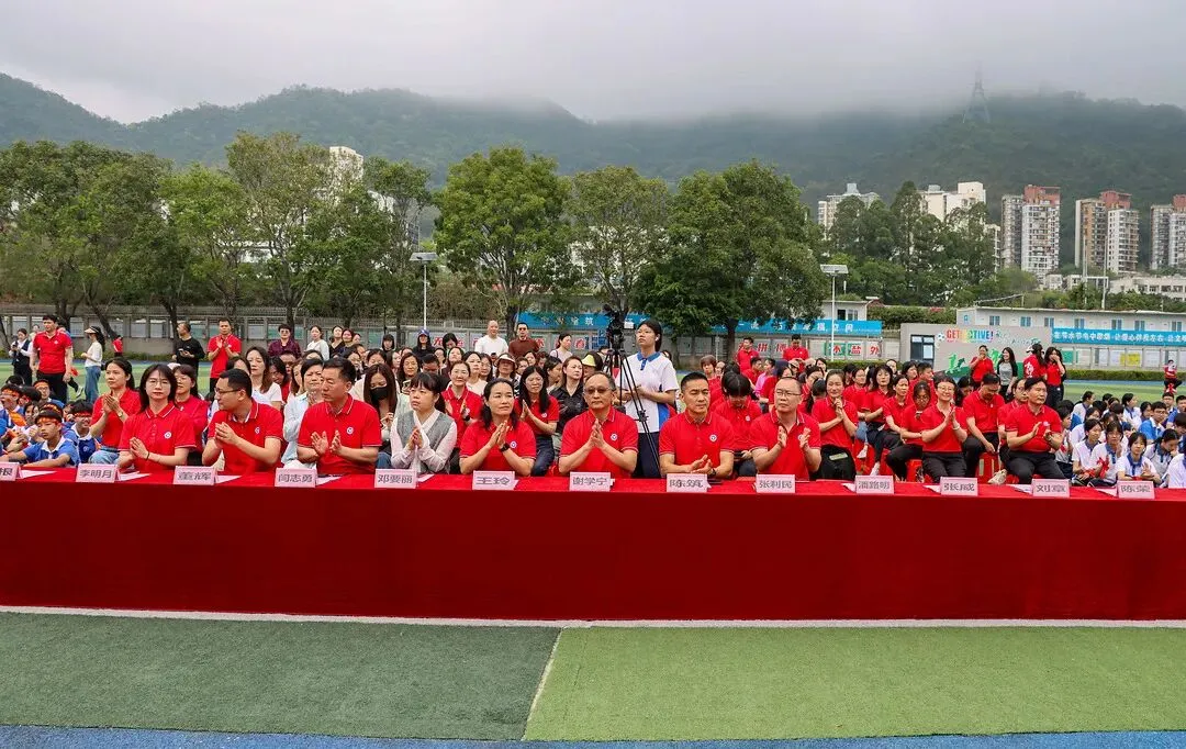 策马扬鞭酬壮志,圆梦中考跃龙门 | 我校2026届初三中考冲刺动员大会圆满举行 第9张 策马扬鞭酬壮志,圆梦中考跃龙门 | 我校2026届初三中考冲刺动员大会圆满举行 第9张