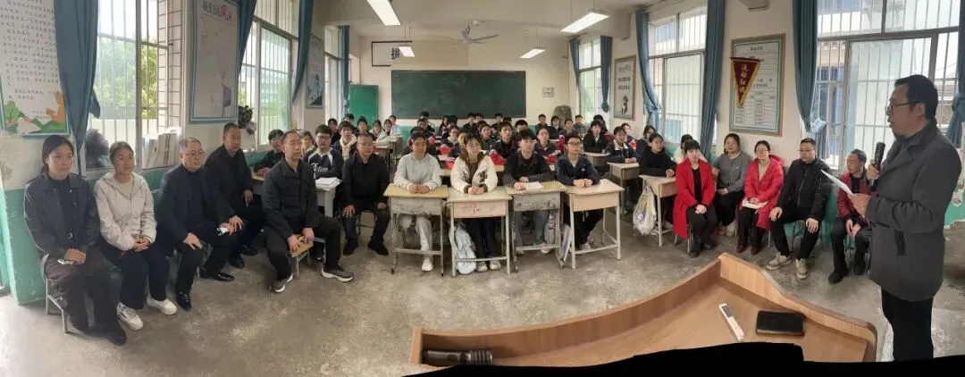 中考冲刺正当时 誓言铿锵启新程——营山县西桥完全小学校开展冲刺宣誓大会 第5张