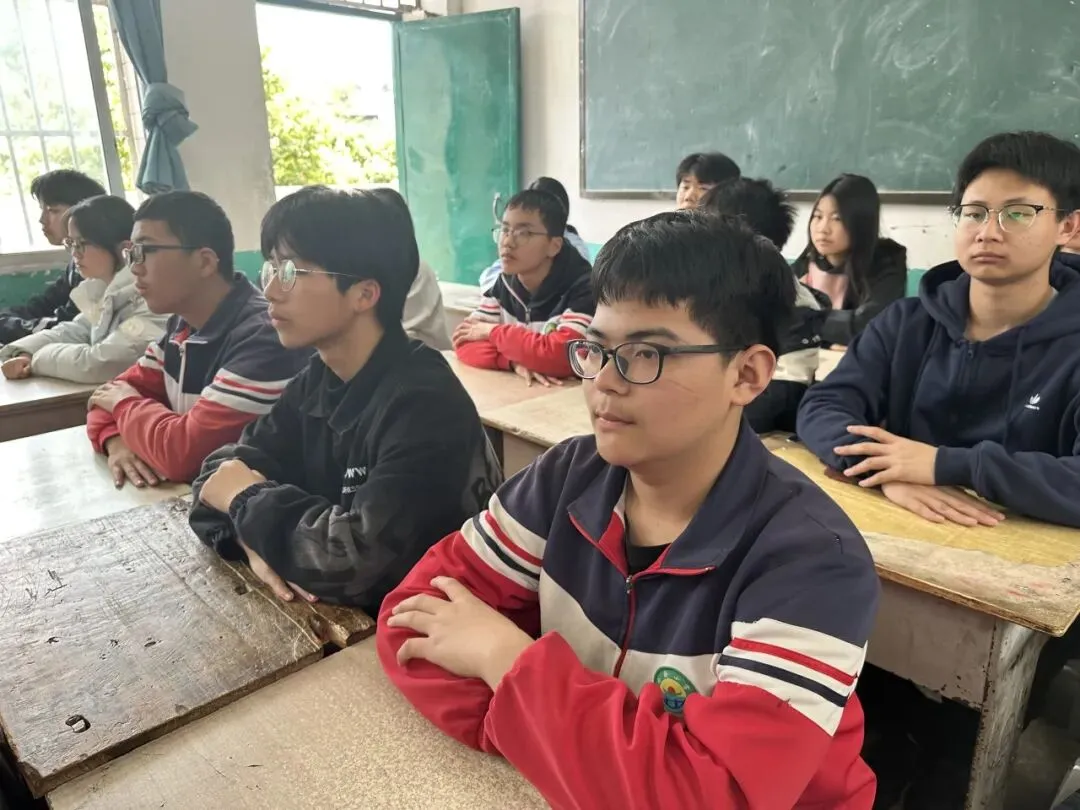 中考冲刺正当时 誓言铿锵启新程——营山县西桥完全小学校开展冲刺宣誓大会 第12张