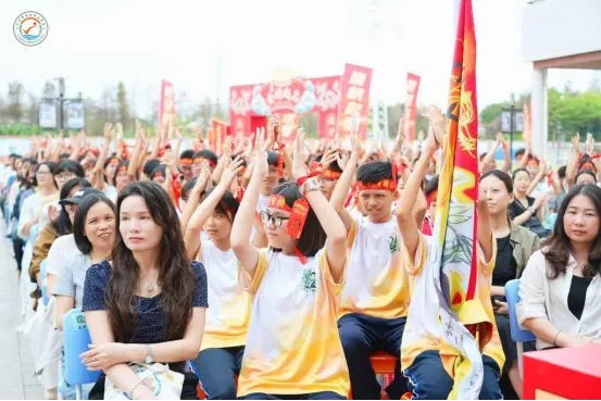 山品教育║百日砺剑,逐梦中考! ——我校2026届初三中考百日誓师大会燃情举行 第7张 山品教育║百日砺剑,逐梦中考! ——我校2026届初三中考百日誓师大会燃情举行 第7张