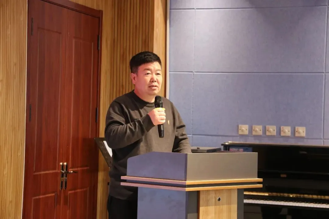 凝心聚力战二轮,笃行实干向中考丨初三年级二轮复习专题会暨责任书签订仪式 第12张