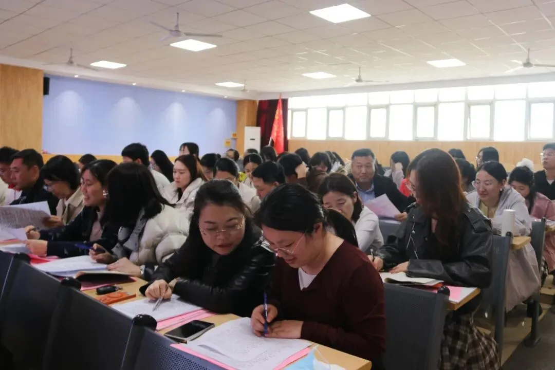 凝心聚力战二轮,笃行实干向中考丨初三年级二轮复习专题会暨责任书签订仪式 第14张