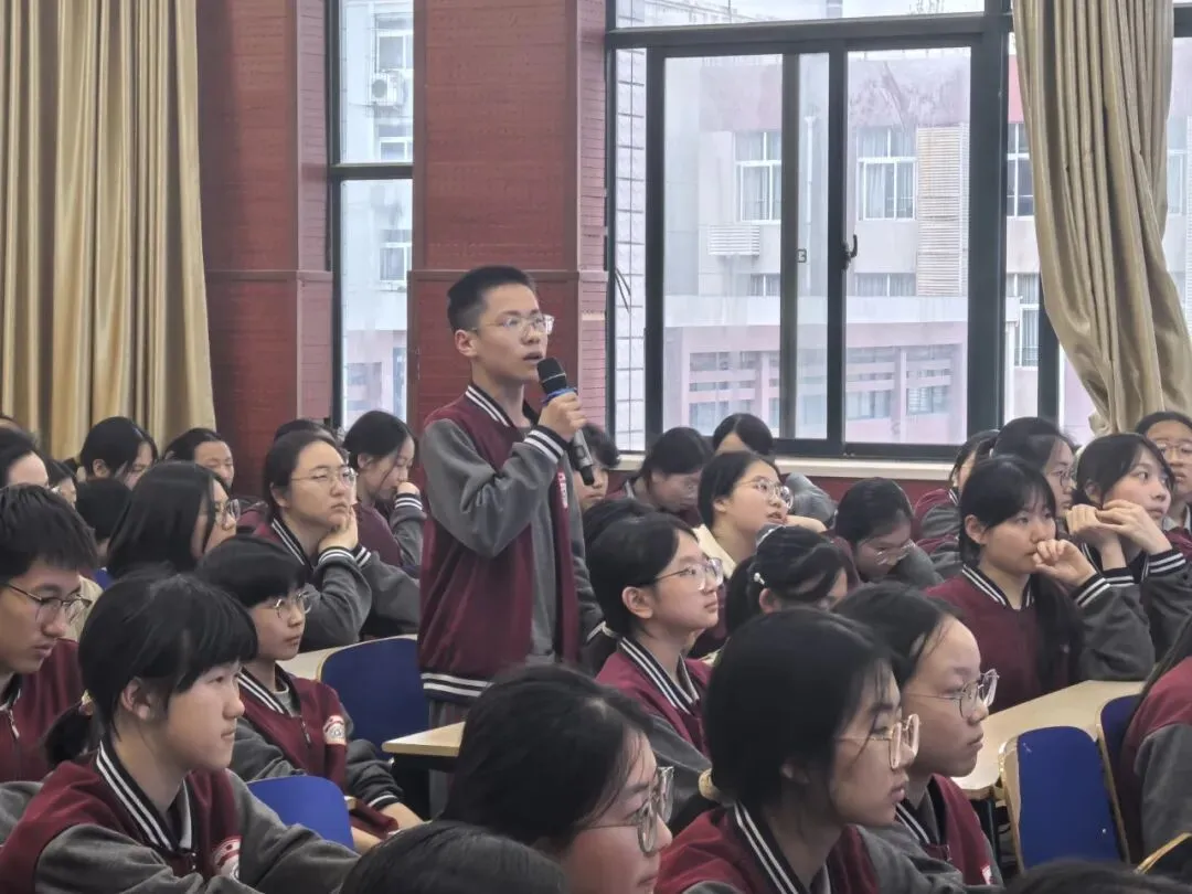 凝心聚力决胜中考,心理赋能扬帆远航——郑州市第六高级中学王春前副校长莅临我校开展九年级心理辅导讲座 第5张 凝心聚力决胜中考,心理赋能扬帆远航——郑州市第六高级中学王春前副校长莅临我校开展九年级心理辅导讲座 第5张