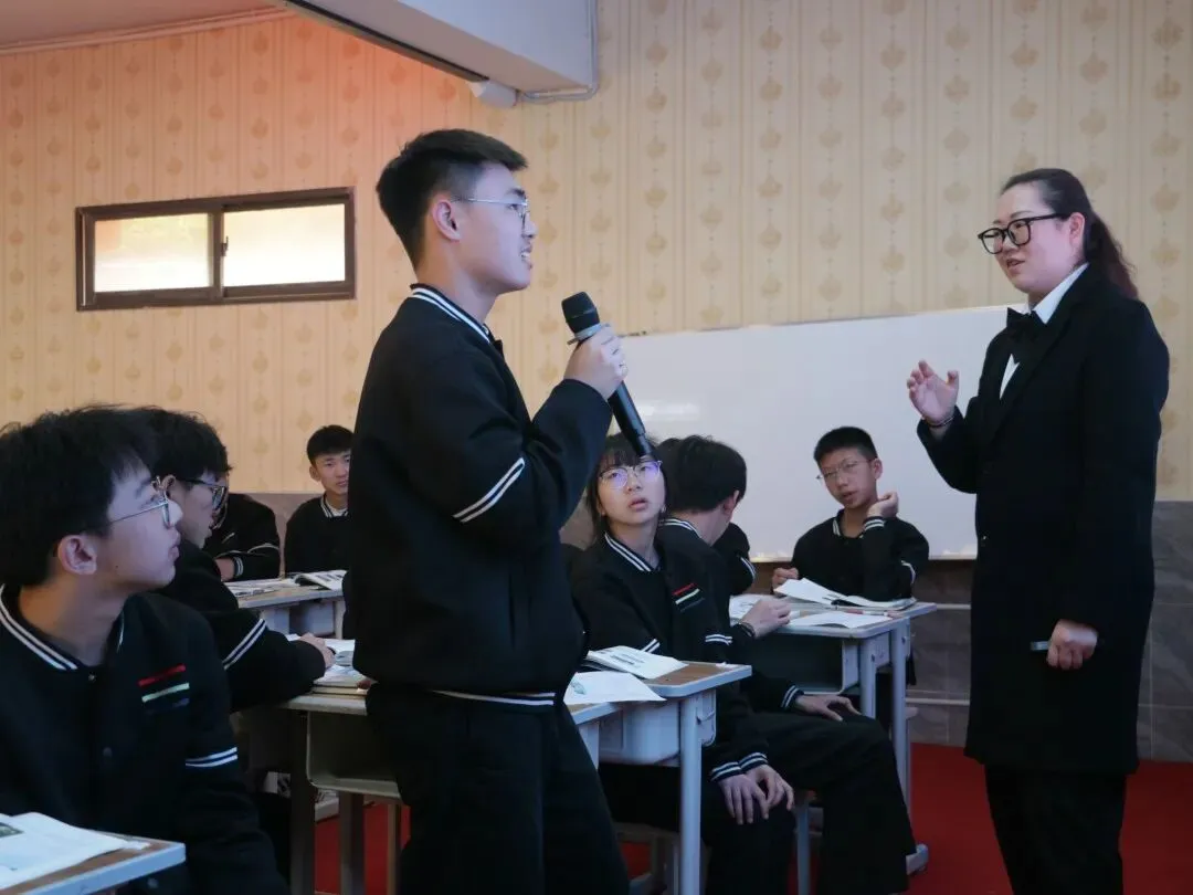 六盘水市教育科学研究院2026年中考道德与法治学科备考巡回培训(六盘水市知见外国语学校站) 第26张 六盘水市教育科学研究院2026年中考道德与法治学科备考巡回培训(六盘水市知见外国语学校站) 第26张