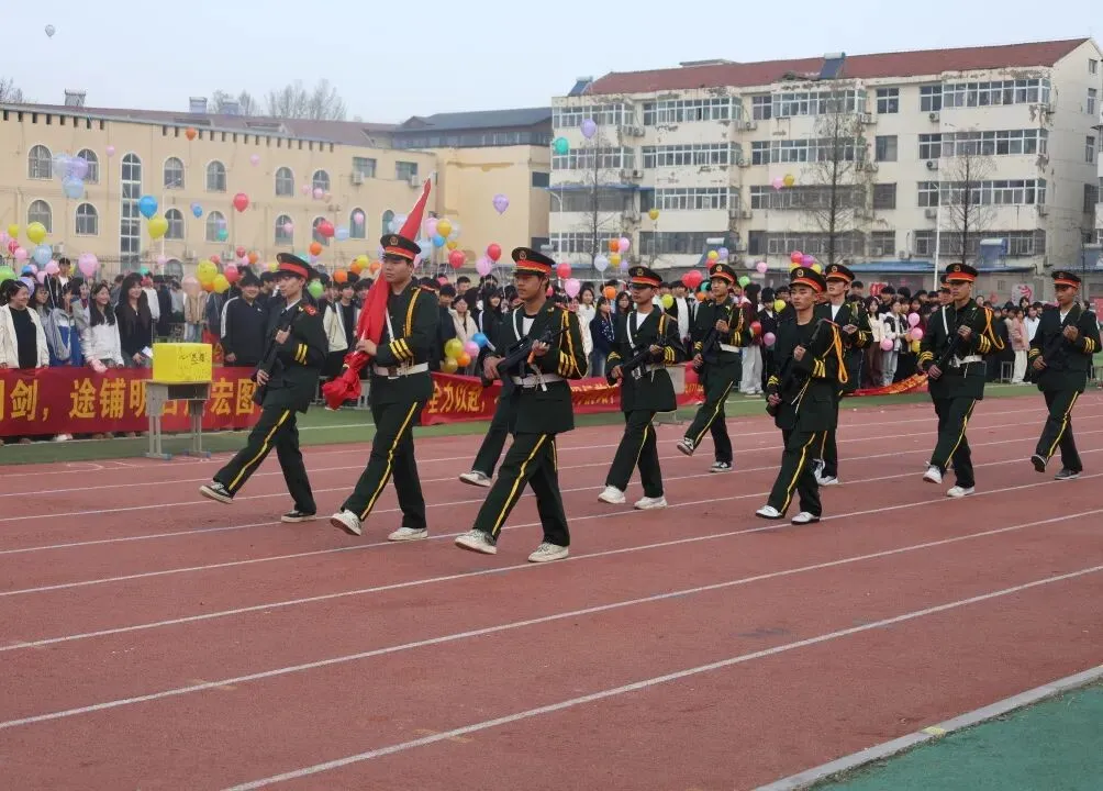 鏖战中考燃青春,拼搏逐梦向未来——鹿邑三高2026届中考誓师大会隆重举行 第9张