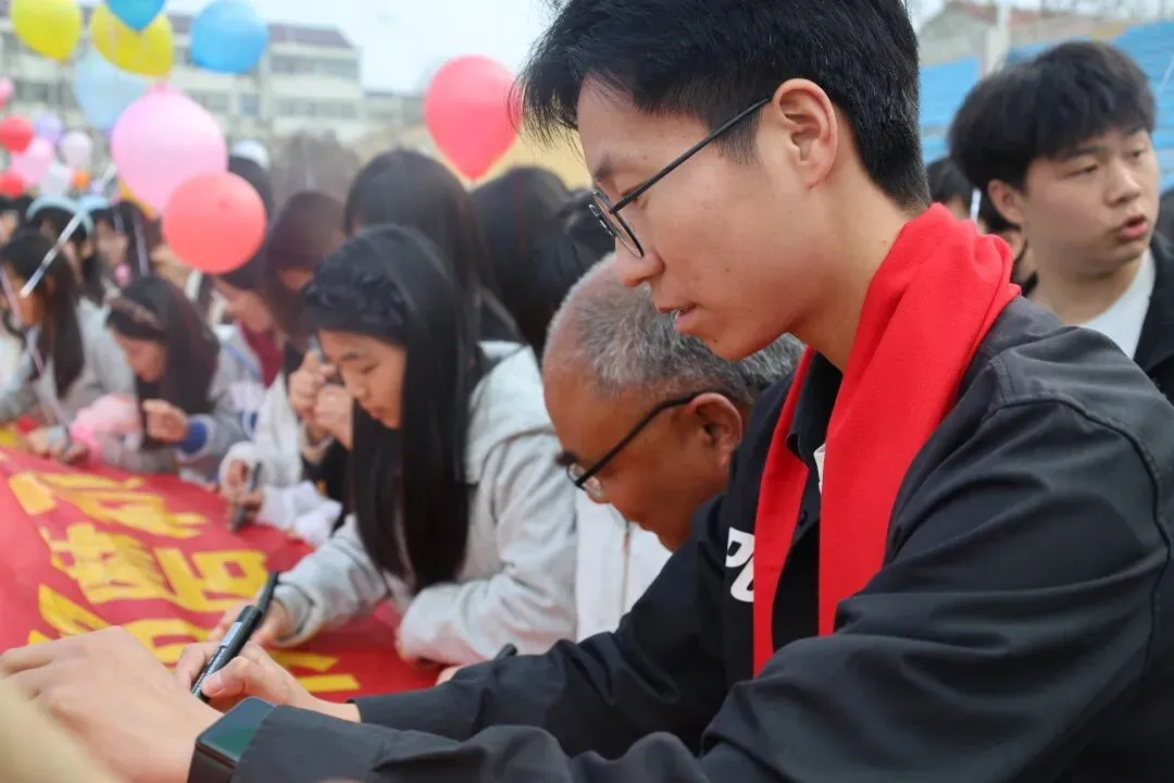 鏖战中考燃青春,拼搏逐梦向未来——鹿邑三高2026届中考誓师大会隆重举行 第17张