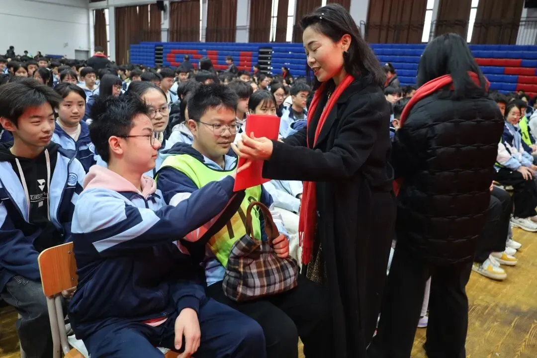 【策马扬鞭冲中考·提笔亮剑赢六月】溆浦县圣达学校2026屇初中毕业生决战誓师大会 第22张 【策马扬鞭冲中考·提笔亮剑赢六月】溆浦县圣达学校2026屇初中毕业生决战誓师大会 第22张