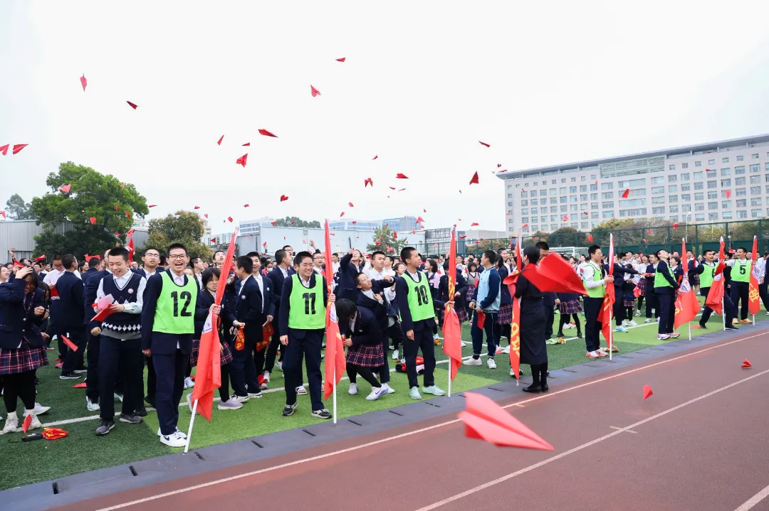 凝心砺壮志 笃行战中考——我校隆重举行2026届中考动员大会 第49张