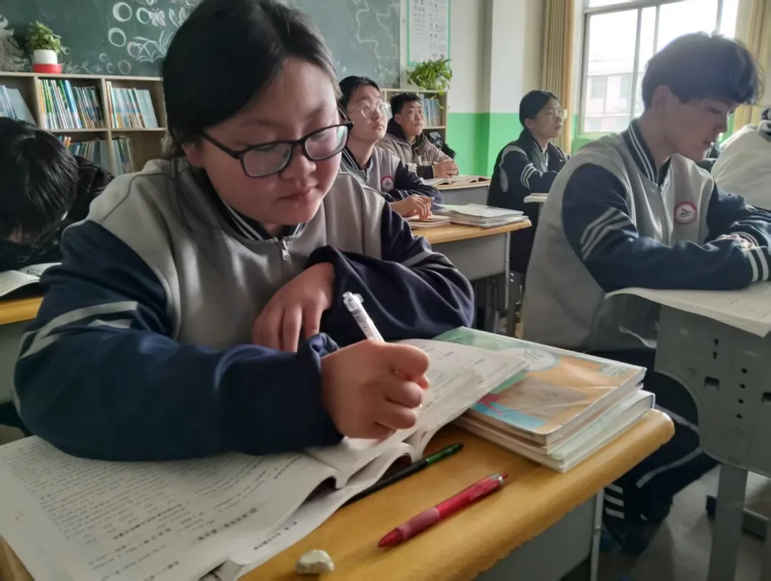 精研复习课堂 聚力中考提质 ——平度市古岘中学中考一轮英语复习听评课活动 第16张