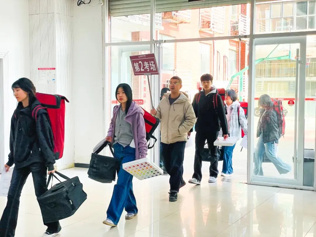 正式开考丨2026年唐山市美术中考首场模拟考试 第17张 正式开考丨2026年唐山市美术中考首场模拟考试 第17张