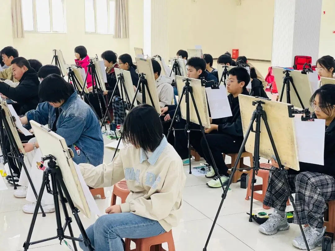 正式开考丨2026年唐山市美术中考首场模拟考试 第24张 正式开考丨2026年唐山市美术中考首场模拟考试 第24张