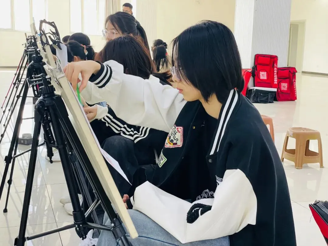 正式开考丨2026年唐山市美术中考首场模拟考试 第26张 正式开考丨2026年唐山市美术中考首场模拟考试 第26张